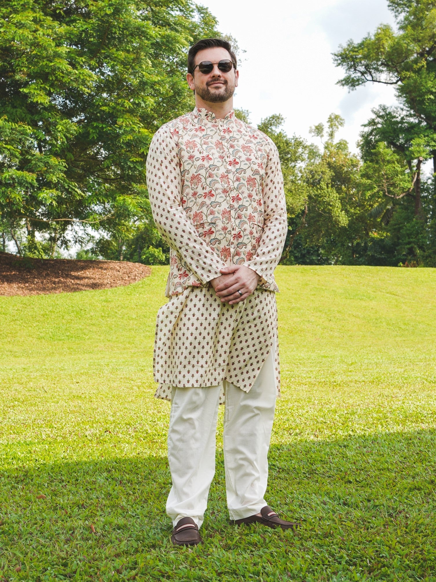 Nia Mens Pearl White Floral Kurta Pajama Jacket set in Muslin Cotton 1
